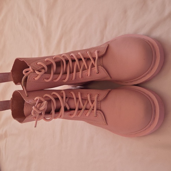 Dr. Martens Shoes - Dr. Martens 1460 Pascal Mono boots Chalk Pink Size 7